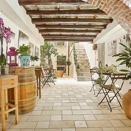 Be Sicily - In The Center 80 Mt From The - In Centro Sul Mare - 70 Mq *