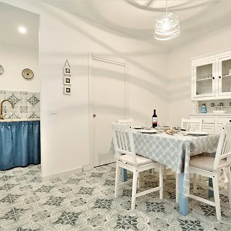 Apartment Be Sicily - In The Center 80 Mt From The - In Centro Sul Mare - 70 Mq *